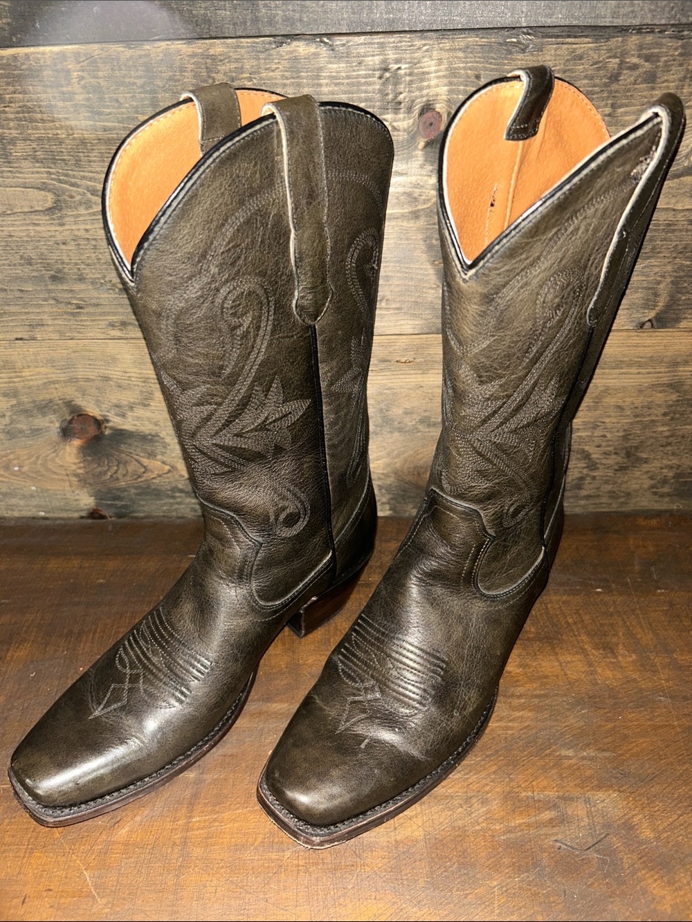 Idyllwind Black Leather Cowboy Boots - Classic Western Style